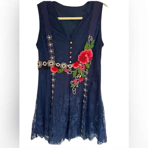 V Christina Navy Blue Lace Dress with floral embroidery size Small - Picture 1 of 2